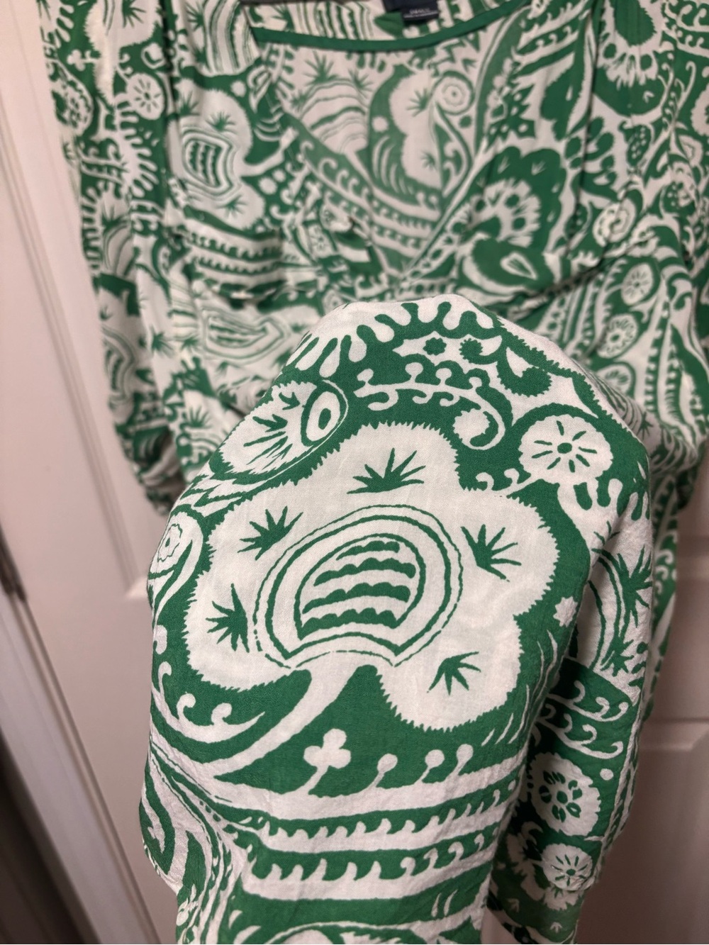 Anthropologie Maeve Green & White Paisley Print Blouse – Size Small - Picture 3 of 10